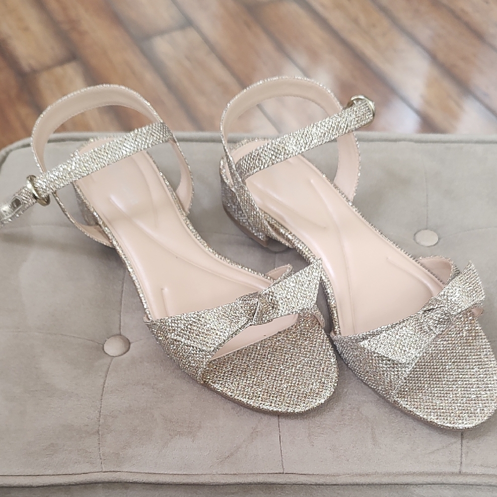 Easy Spirit Women's Glittering Gold Sandals